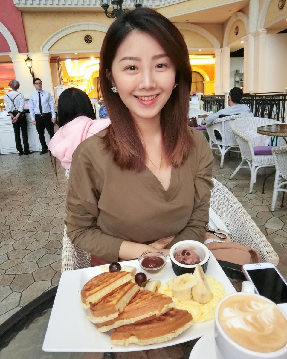 私の一日を楽しくするのは、もちろん朝食からです。