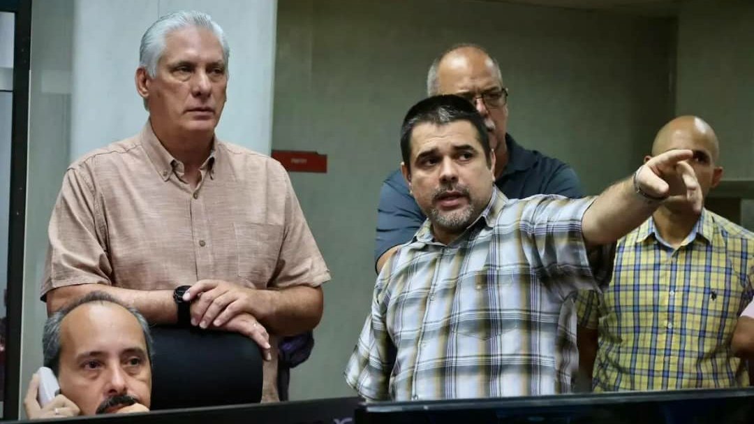 Vamos a dos momentos de la situación eléctrica.
1- Superar en las próximas horas la emergencia desde el punto de vista de la desconexión.
2- Etapa de manejo de los déficits que quedan
#UnidosXCuba