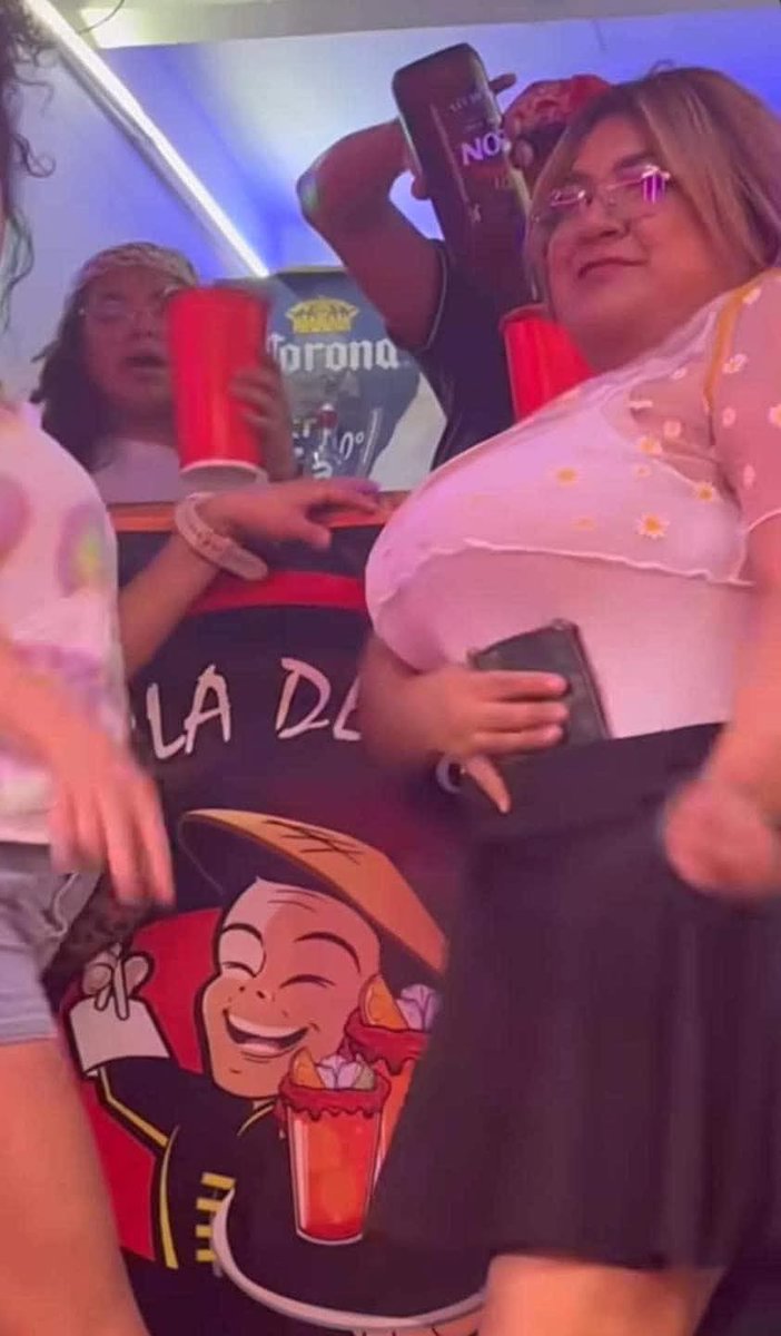 LadrondeTacos tweet media