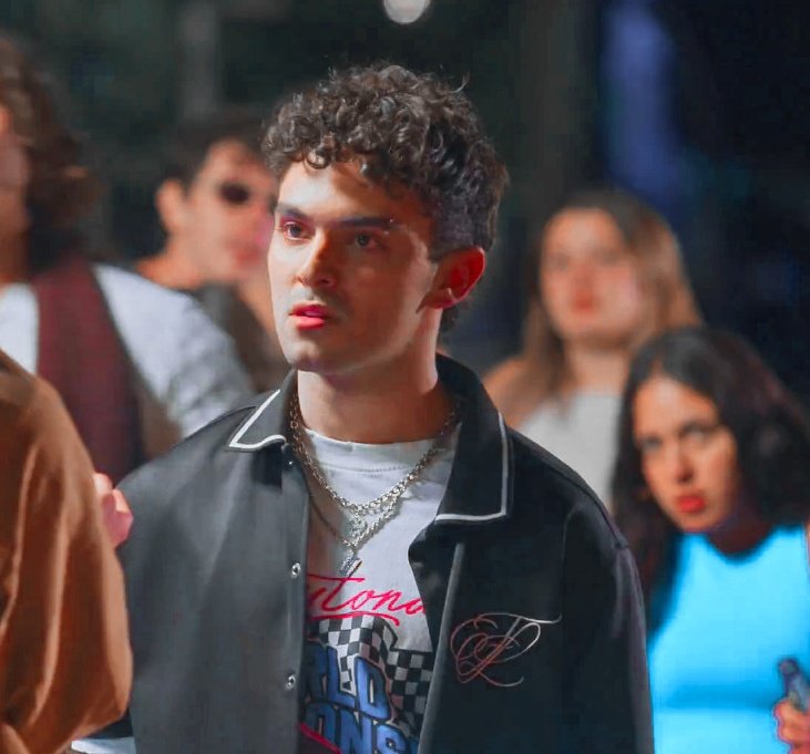 no dudo que Joaquin hará un trabajo increíble con este nuevo personaje, se que cumplirá nuestras expectativas y hará que Checo se quede en nuestros corazones, soy feliz por acompañarlo en un nuevo proyecto y me llena de orgullo 

JOAQUIN ES CHECO
