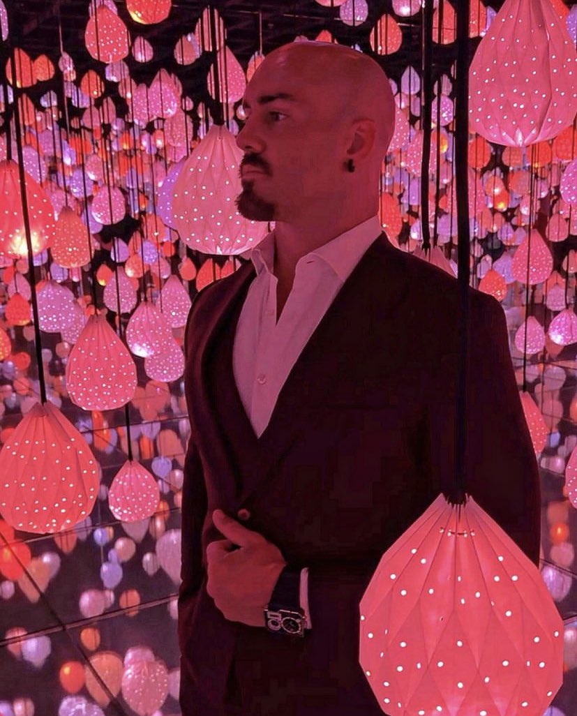 AtomSmashing's tweet image. Mister elegance here.