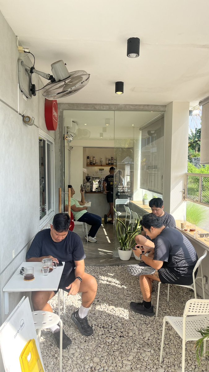 javafoodie_'s tweet photo. Kopi pagi setelah lari enak sekali ❤️
Cuena Coffee kembali buka pagi kawan! https://t.co/6AYJ26zrm0