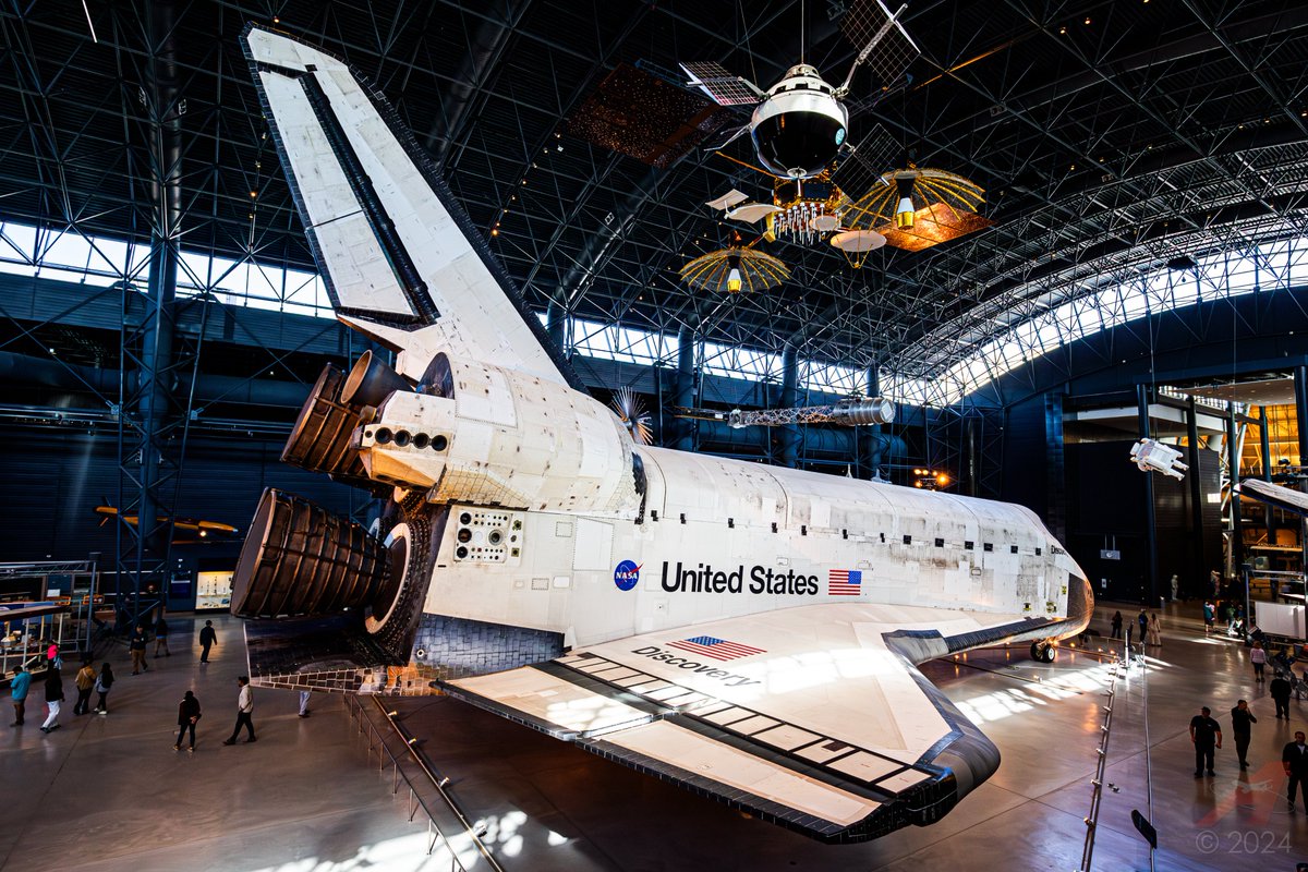 TheAstroN8's tweet image. Nearly 14 years after her final flight, space shuttle Discovery sits proudly on display at the Udvar-Hazy Center outside of Washington, DC.
#AvGeek #SpaceShuttle