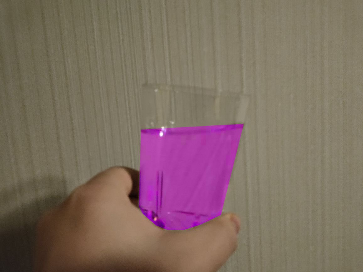 greg16676935420's tweet photo. This glass has clear water in it, but your brain sees it as magenta. That’s because the color was changed in photoshop https://t.co/xCVOmmrQ02