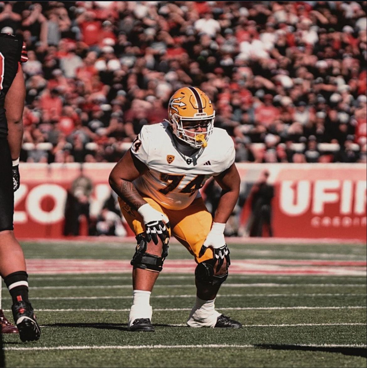 RUSSELL SEKONA (@russell9sekona) on Twitter photo Beyond blessed to receive an offer from Arizona State University! Thank you <a href="/coacharroyo/">Coach Arroyo</a> for this opportunity to further my education🙏🏾 #AG2G <a href="/Leuzinger_FB/">🏈 The Leu 🏈</a> <a href="/BManu86/">Brandon Manumaleuna</a> <a href="/COACHTONESEKONA/">COACH TONE</a> <a href="/GregBiggins/">Greg Biggins</a> <a href="/adamgorney/">Adam Gorney</a> <a href="/ChadSimmons_/">ChadSimmons</a> <a href="/recruitcoachmc/">Mike Clayton</a> <a href="/MarkhamDisciple/">Coach J. Miller M.Ed, Sy</a> Beyond blessed to receive an offer from Arizona State University! Thank you <a href="/coacharroyo/">Coach Arroyo</a> for this opportunity to further my education🙏🏾 #AG2G <a href="/Leuzinger_FB/">🏈 The Leu 🏈</a> <a href="/BManu86/">Brandon Manumaleuna</a> <a href="/COACHTONESEKONA/">COACH TONE</a> <a href="/GregBiggins/">Greg Biggins</a> <a href="/adamgorney/">Adam Gorney</a> <a href="/ChadSimmons_/">ChadSimmons</a> <a href="/recruitcoachmc/">Mike Clayton</a> <a href="/MarkhamDisciple/">Coach J. Miller M.Ed, Sy</a>