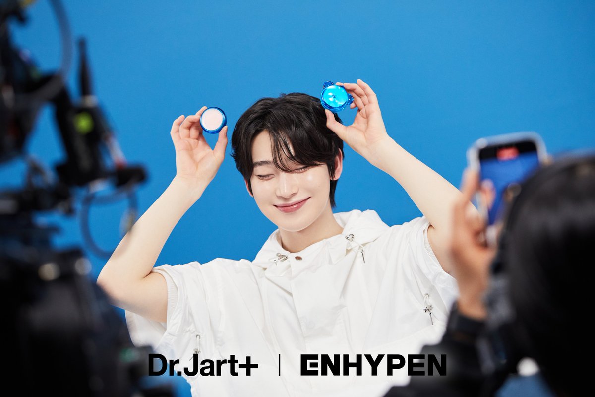 SUNOOのキラキラした唇に注目✨​

SUNOOのぷるぷる輝く唇が羨ましいなら？​

#ウォータージェリーリップバーム  をおすすめ𝗣𝗜𝗖𝗞💙​
​
#バイタルハイドラソリューション ​
#ENHYPEN #Drjart_with_ENHYPEN #SUNOO​
#Drjart #Drjartjapan #ドクタージャルト