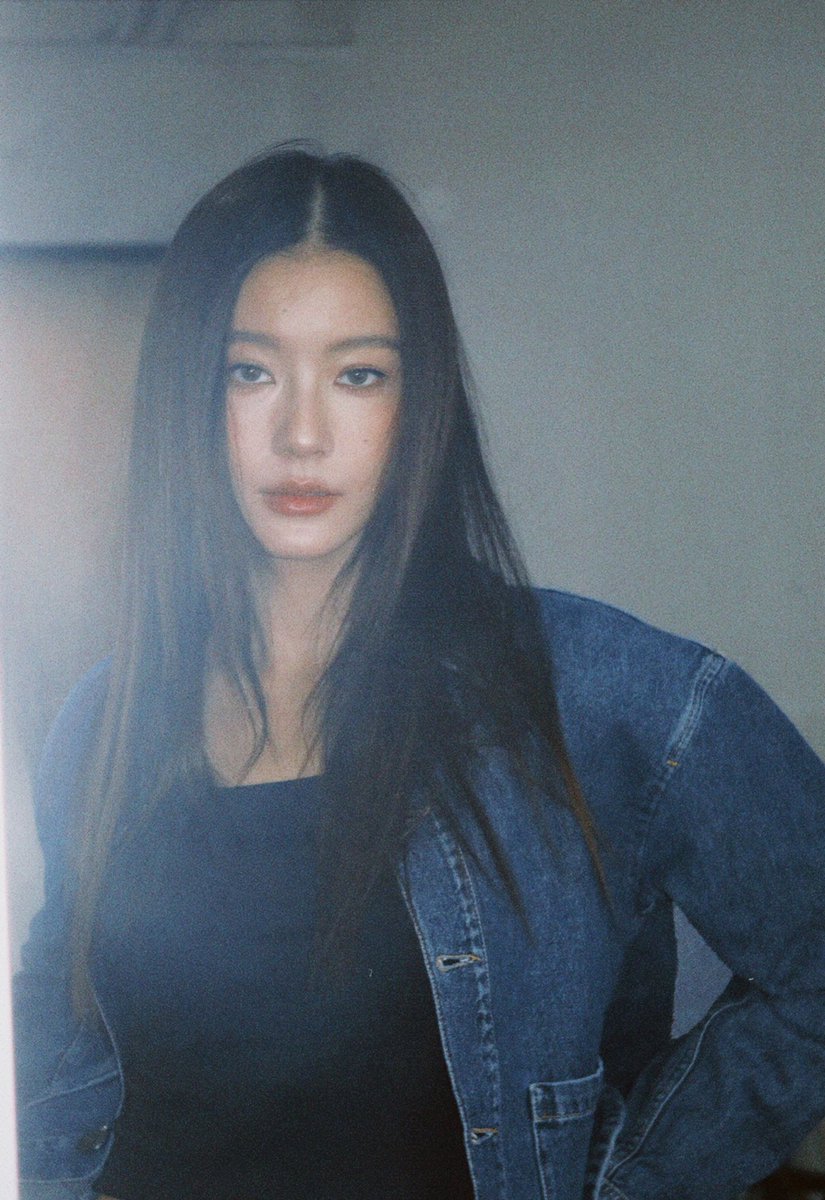 NamtanTipnaree's tweet photo. I lose control when you’re not next to me.. https://t.co/0PsyGrEQlU