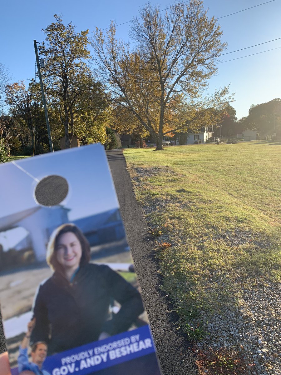NicholasHazele1's tweet photo. A nice comfortable afternoon for door-knocking after class here in Morehead! We’ve got just 15 days til Election Day, and District 27 is ready for a no-nonsense, common-sense voice in Molly Gene Crain to be their State Senator!
#gomolly #flipthe27th https://t.co/NfQK5YljjY