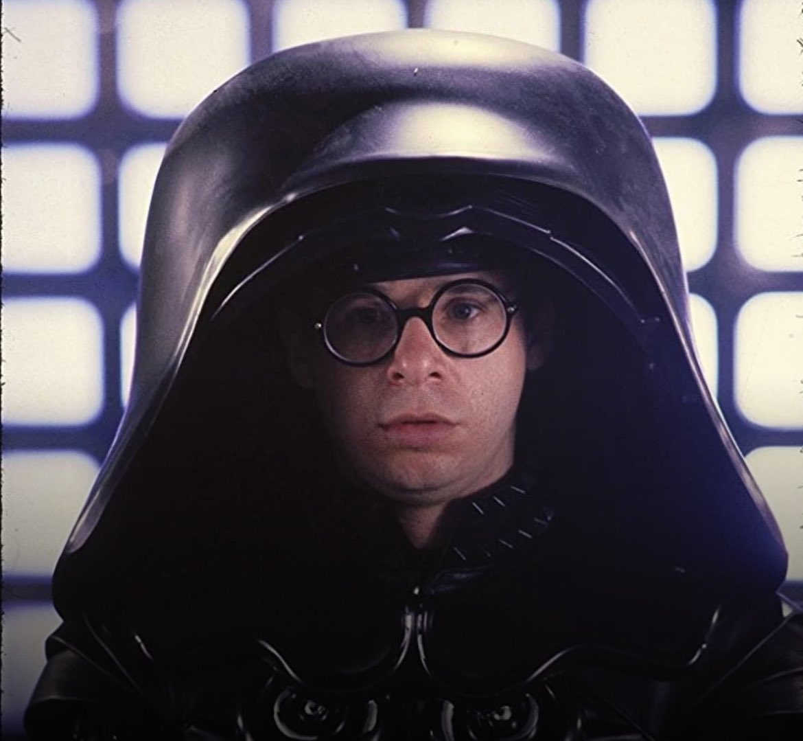 TaylorEricson's tweet photo. What I think of when I see a football player in a guardian cap. https://t.co/AdiXCYsszz