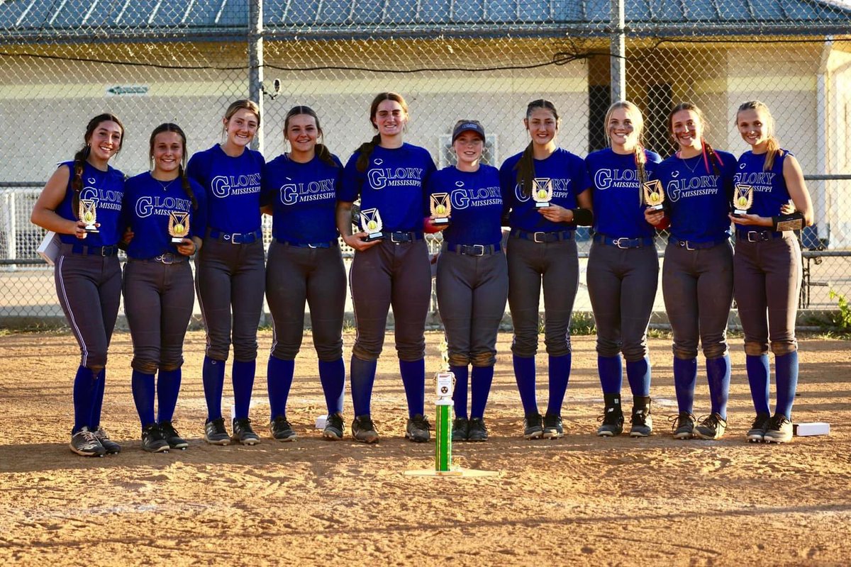 Molly_Williams_'s tweet image. Team went 6-1 this weekend at the TN Premier Fall Showcase! Finished runner up in a 4-5 championship game. Can’t wait to play at Delta State and Bethel next weekend! @xtremedemarini @CoachCarlton1 @MGlory16NatLew