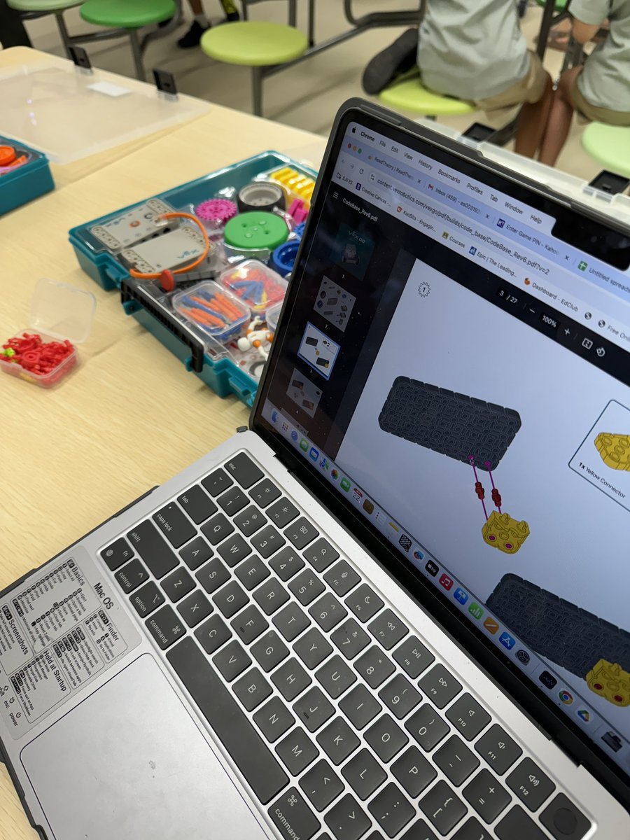 flaressimms's tweet photo. Celebrating #STEAM Week with G3! They are using @VEXRobotics to build  &amp; code a rover! https://t.co/xobGoy4iRB