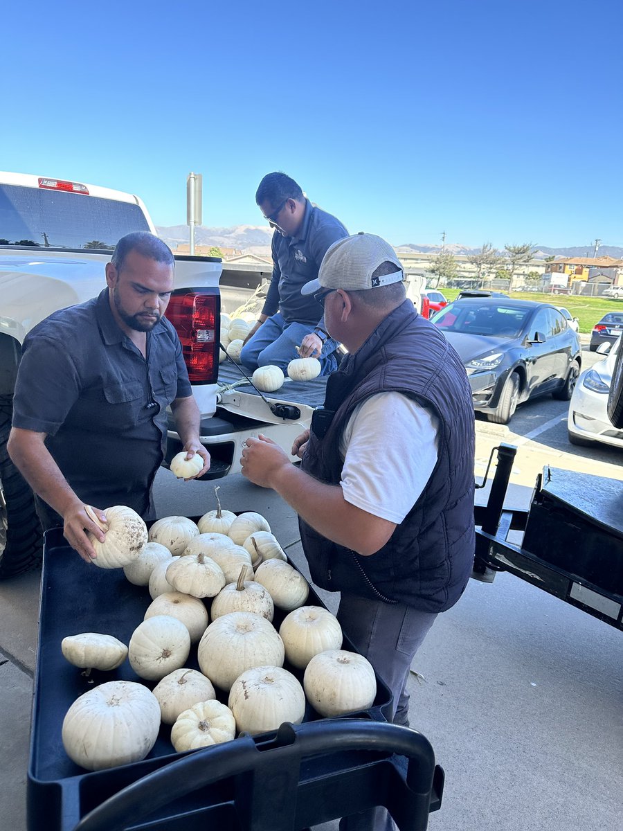 Thank you 101 Exterminator for the pumpkins for our PBIS event. It takes a village and we thank you for your sponsorship.