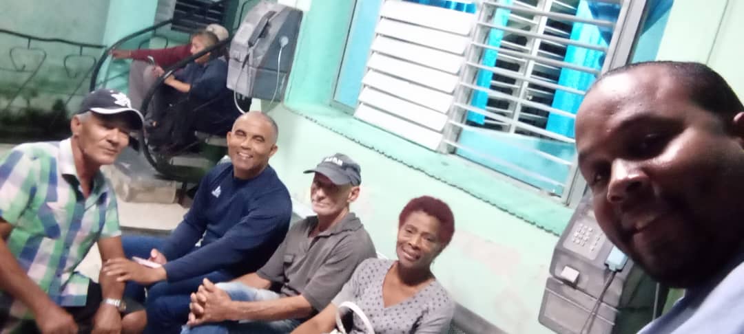 santoya_ramirez's tweet image. #Cuba 🇨🇺
El Consejo de #Defenza de #CampoFlorido de #HabanaDelEste está activado con la presencia de directivos del Policlínico, Cuadros, Cooperativas y la PNR
#UnidosXCuba
#LaHabanaViveEnMí