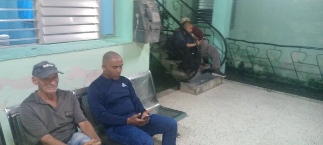 santoya_ramirez's tweet image. #Cuba 🇨🇺
El Consejo de #Defenza de #CampoFlorido de #HabanaDelEste está activado con la presencia de directivos del Policlínico, Cuadros, Cooperativas y la PNR
#UnidosXCuba
#LaHabanaViveEnMí