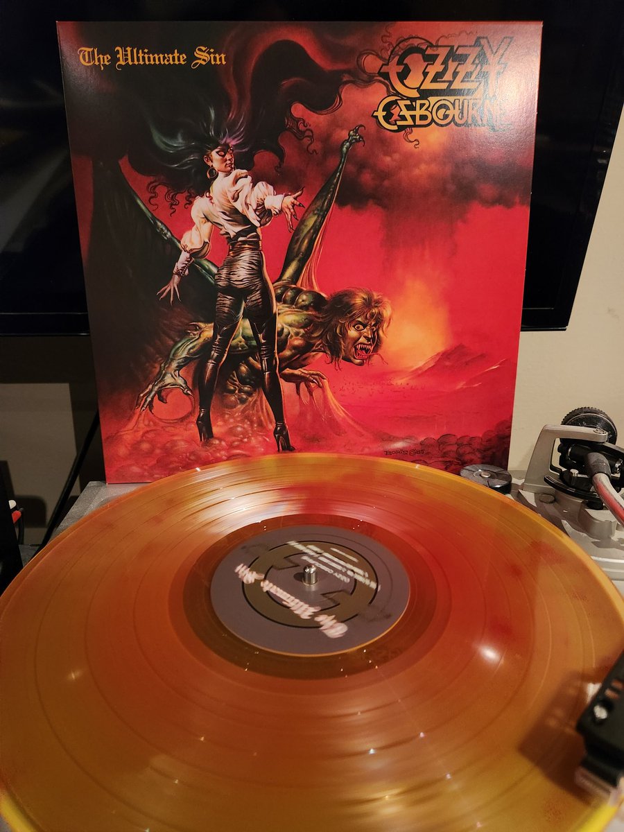 SpinVinyl1's tweet photo. While The Ultimate Sin suffers from that mid 80's production it has some great songs like Killer Of Giant's, Shot In The Dark and the title track. Ozzy was in rehab while Jake and Bob Daisley wrote a bulk of the album.
#OzzyOsbourne #TheUltimateSin #NeverKnowWhy #vinylrecords https://t.co/0Dht9BdXlt