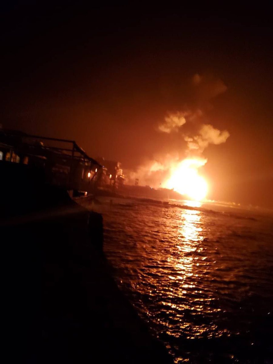 ReneeLevant's tweet photo. 🇮🇱 Israeli warplanes in Beirut bombed:

Civilian loan banks🇱🇧
Fishermen's Port🇱🇧
Civil buildings🇱🇧
Empty buildings🇱🇧
Health Authorities🇱🇧
Civil Defense🇱🇧
Hospital gates
Airport vicinities

Using the same lies as in Gaza a year ago which nobody believed then and nobody believes now

"Is this how they plan to "defeat" Hezbollah?"