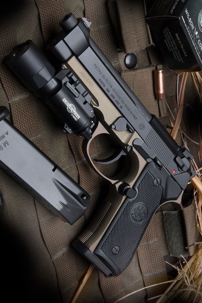Mayor5678's tweet photo. Beretta 92A1
▫️9x19mm Parabellum https://t.co/t8T7I50krn