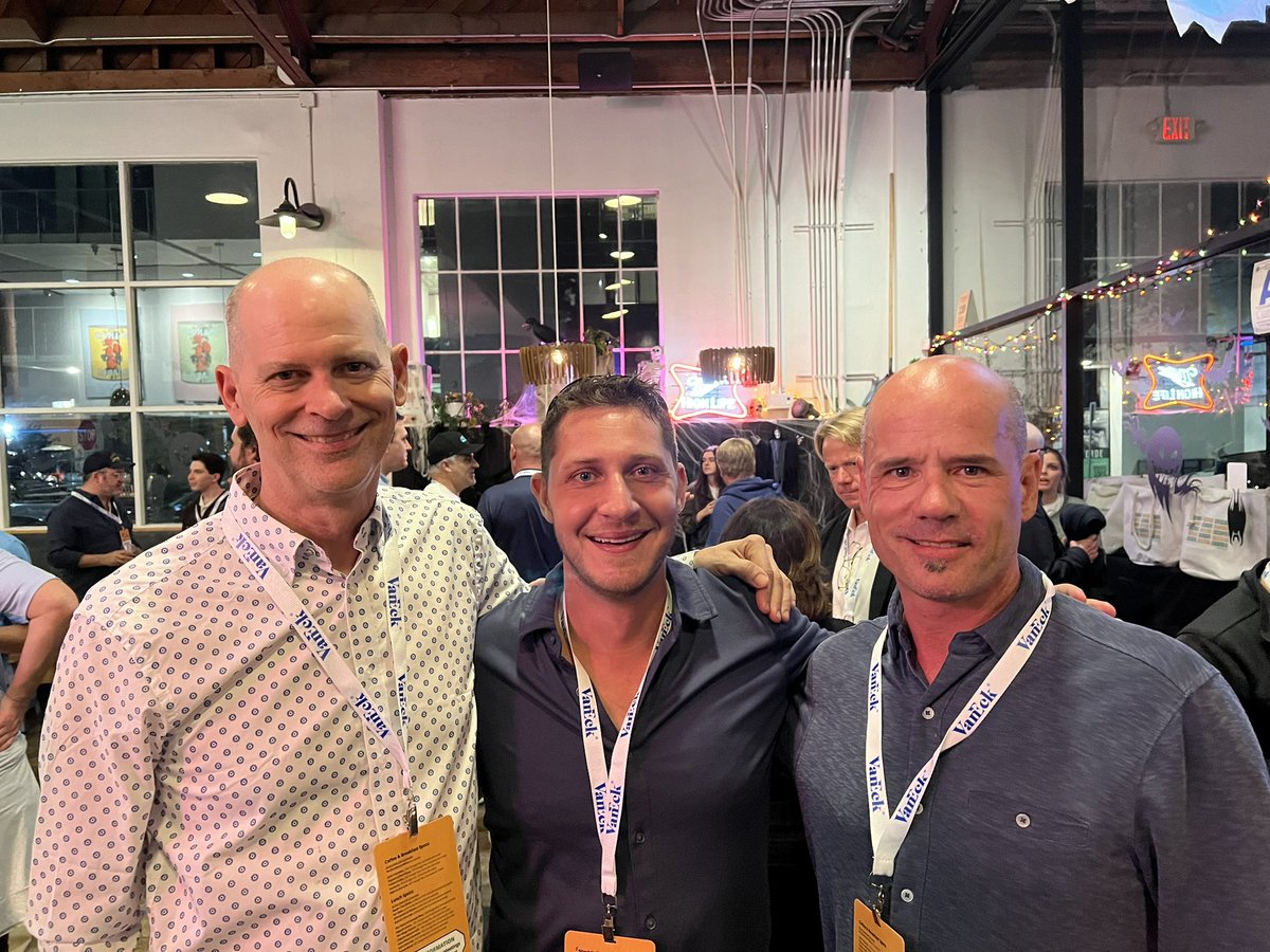 bclund's tweet image. Always good to see my friends @alphatrends and @sstrazza on the West coast.