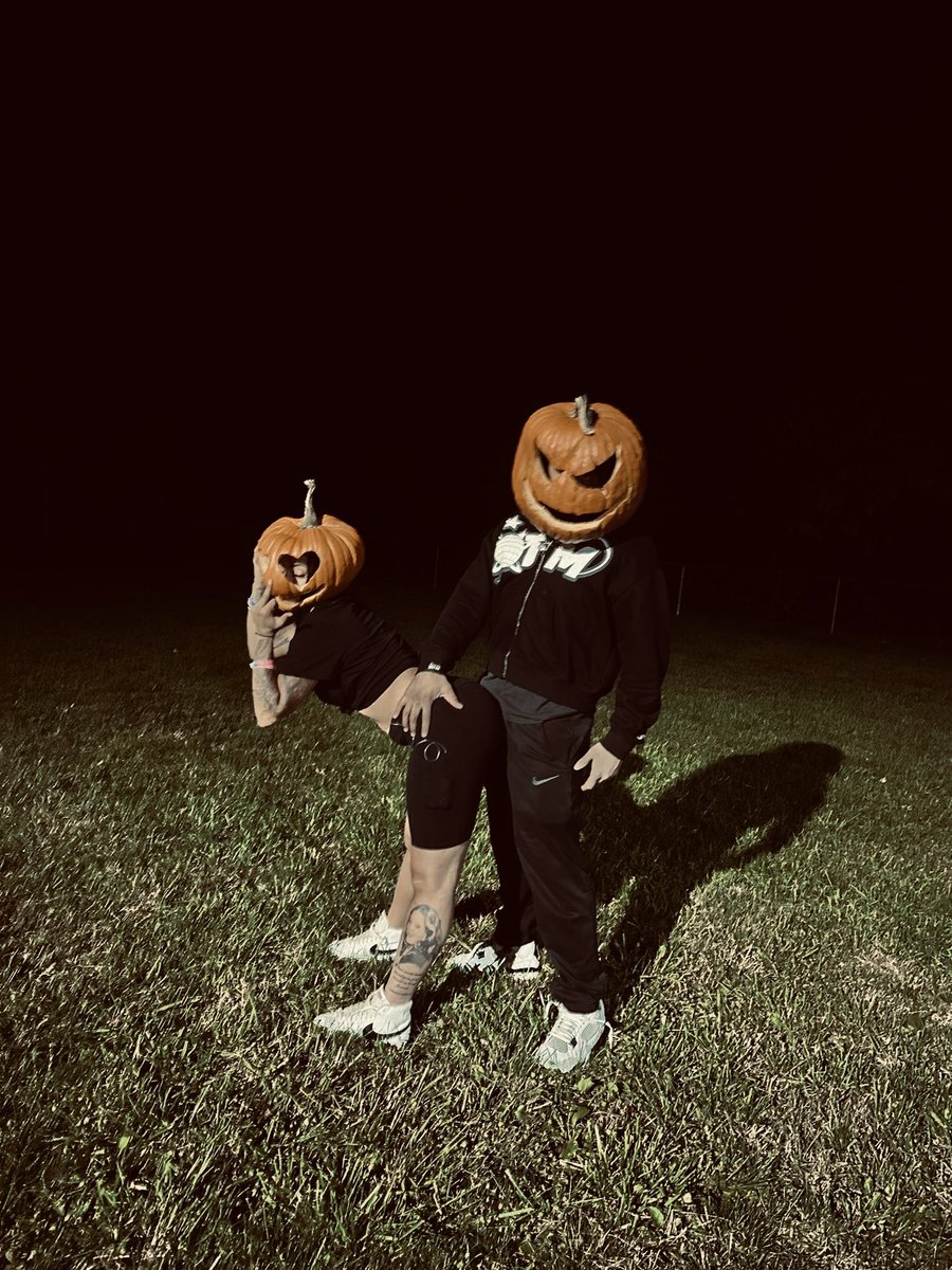 PeachesReid1's tweet photo. Me and my BOO👻🎃 https://t.co/pP6JypIiV0