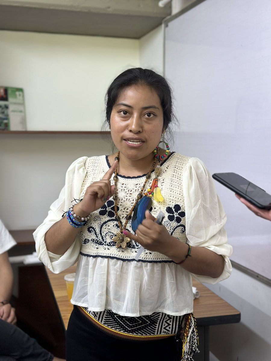 DaliAngelPerez's tweet photo. Construyendo una estrategia regional de incidencia en espacios multilaterales con la Red de Jóvenes Indígenas. 

#COP16DeBiodiversidad #FILAC #BancoMundial #COP16Colombia #PazConNaturaleza 

Universidad del Valle, Facultad de Ciencias sociales. https://t.co/2L0mlLHmDt