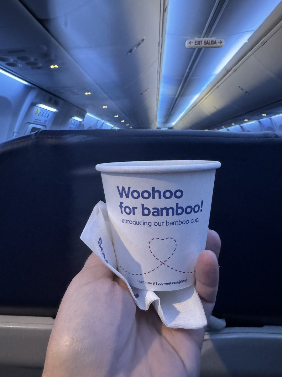 Bloomchen_'s tweet image. Got to experience the brand new bamboo cups on my second @SouthwestAir flight today!  The flight attendants said they had just been loaded on the plane before my flight.