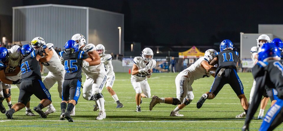 PetroMikeLB's tweet photo. Good looking Combo block here by @KylerPetronis to seal 2nd level Defender, and nice pancake by @Tyler_Garcia60👊🏼@oka_russ @CreanFootball https://t.co/PDZra1uqBY