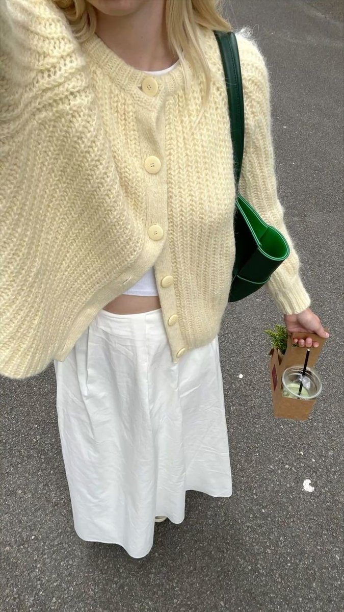 lovyutusomuch's tweet image. rainbow cardigan idea for dresscode 🌈☁️ 

a thread ——