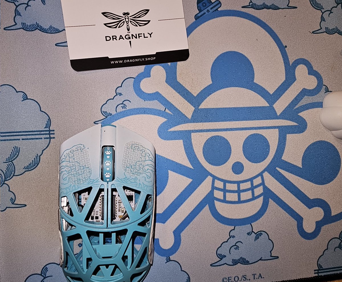 Wow <a href="/Dragnfly_/">Dragnfly</a> grips look and feel great with the <a href="/Cloud9/">Cloud9</a> mousepad which is smooth! <a href="/wlmouseofficial/">WLMOUSE</a> beast has given the boost I need for bo6! #BO6 #CallofDuty