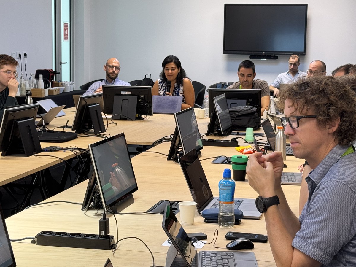 AI4Life Team (@ai4lifeteam) on Twitter photo It's time to spotlight the Research Infrastructures driving innovation in AI4Life! <a href="/instructhub/">Instruct-ERIC</a> <a href="/EMPHASIS_EU/">EMPHASIS</a> <a href="/EMBRC_EU/">EMBRC (European Marine Biological Resource Centre)</a> <a href="/EuOpenscreen/">EU-OPENSCREEN ERIC</a> share how they’re collaborating with the AI4Life community It's time to spotlight the Research Infrastructures driving innovation in AI4Life! <a href="/instructhub/">Instruct-ERIC</a> <a href="/EMPHASIS_EU/">EMPHASIS</a> <a href="/EMBRC_EU/">EMBRC (European Marine Biological Resource Centre)</a> <a href="/EuOpenscreen/">EU-OPENSCREEN ERIC</a> share how they’re collaborating with the AI4Life community