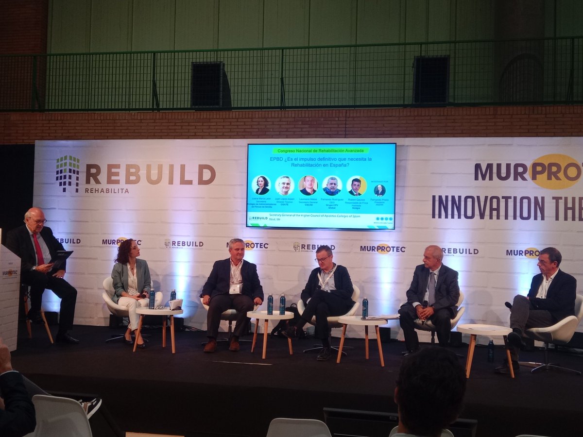 AlejandPayan's tweet photo. En #RebuildRehabilita viendo a @juanlopezasiain en la mesa de debate sobre la EPBD. ¿Significará el impulso definitivo que necesita España para su rehabilitación?

#rehabilitacion #ConectAT #eficienciaenergetica #EPBD #edificios #ArquitecturaTecnica https://t.co/PMAZNry54m