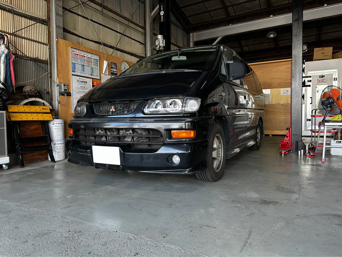 BeQLPit's tweet photo. セルモーター交換でご来店頂きました!
デリカスペースギア まさかのエアロ付き車両のご来店でした!
少し前まで街中でチラホラ見かけてましたが最近はめっきり見なくなってしまいましたね…
ご来店ありがとうございました!
#レンタルピット #千葉県 #松戸市 #BeQL #デリカスペースギア #車好き https://t.co/yU0YtBzwQR