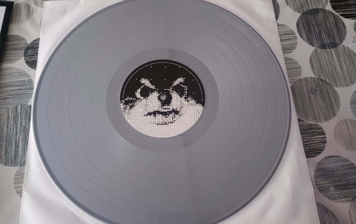 arigatomatsuura's tweet photo. Por fin!!!!  😍😍😍😍😍😍😍😍😍
Mi vinilo de Tae!!!  Me encanta!!! 
#LayoverLP 
#Taehyung
#V https://t.co/8wUyMps05k