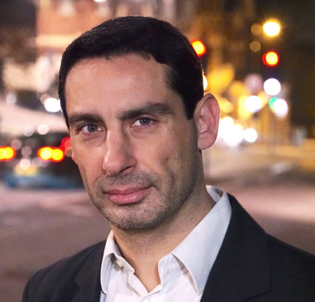 In our BRAND NEW EP, we chat to <a href="/GarethRubin/">Gareth Rubin</a> about what Conan Doyle got wrong, being rubbish at writing, and his new novel, 'Holmes and Moriarty' 🕵🏻‍♂️ 

Listen in 👉 podfollow.com/writersroutine 

#writingcommunity #books #MondayMotivation