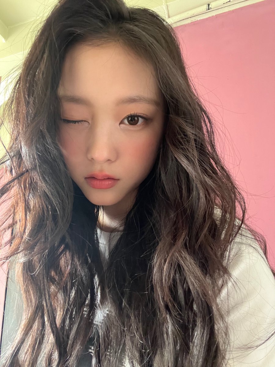 이런미친 해린님이 고능한 셀카를 투척해두심