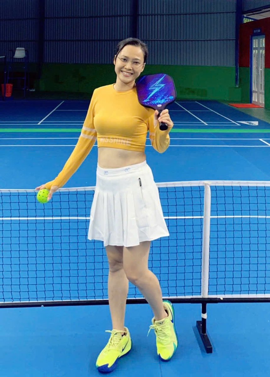 " Phú quý vinh hoa như mộng ảo, sắc tài danh lợi tựa phù du "