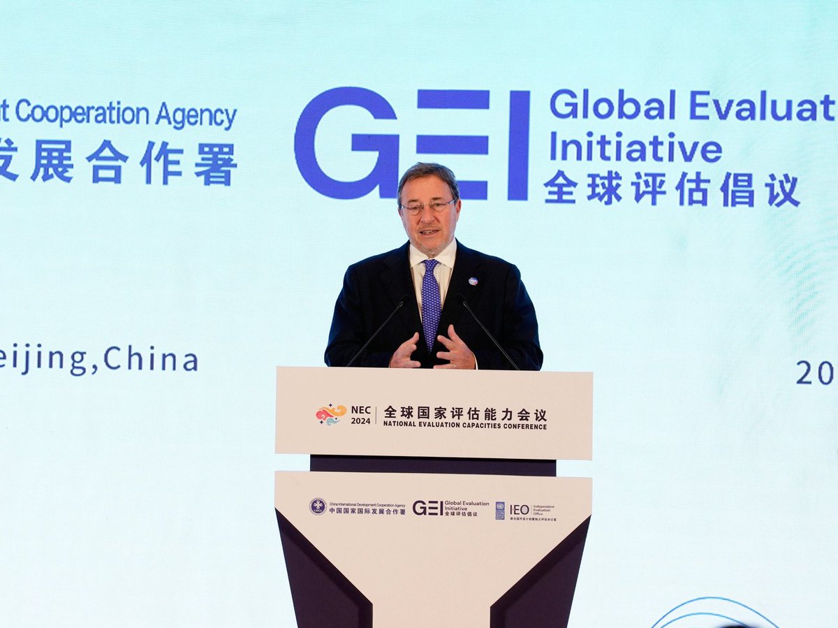PNUDBenin's tweet photo. La Conférence sur les capacités nationales en évaluation #NECdev s'est tenue du 14 au 18/10 à Beijing 🇨🇳 soulignant l'importance des approches innovantes & nvlles technologies pr faciliter la réalisation des #ODD.
Les expériences du Bénin en matière d'évaluation ont été partagées https://t.co/7o1vhbLSdG