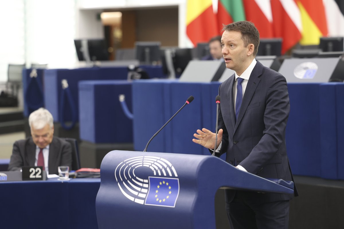 SMuresan's tweet photo. Establishing the #Ukraine Loan Cooperation Mechanism is a win for Ukraine and a win for Europe. It means that we put to good use Russia's frozen assets.

#RussianFrozenAssets must contribute to the reconstruction of Ukraine. The aggressor needs to pay for the damage it created. https://t.co/D2CFSnA44W
