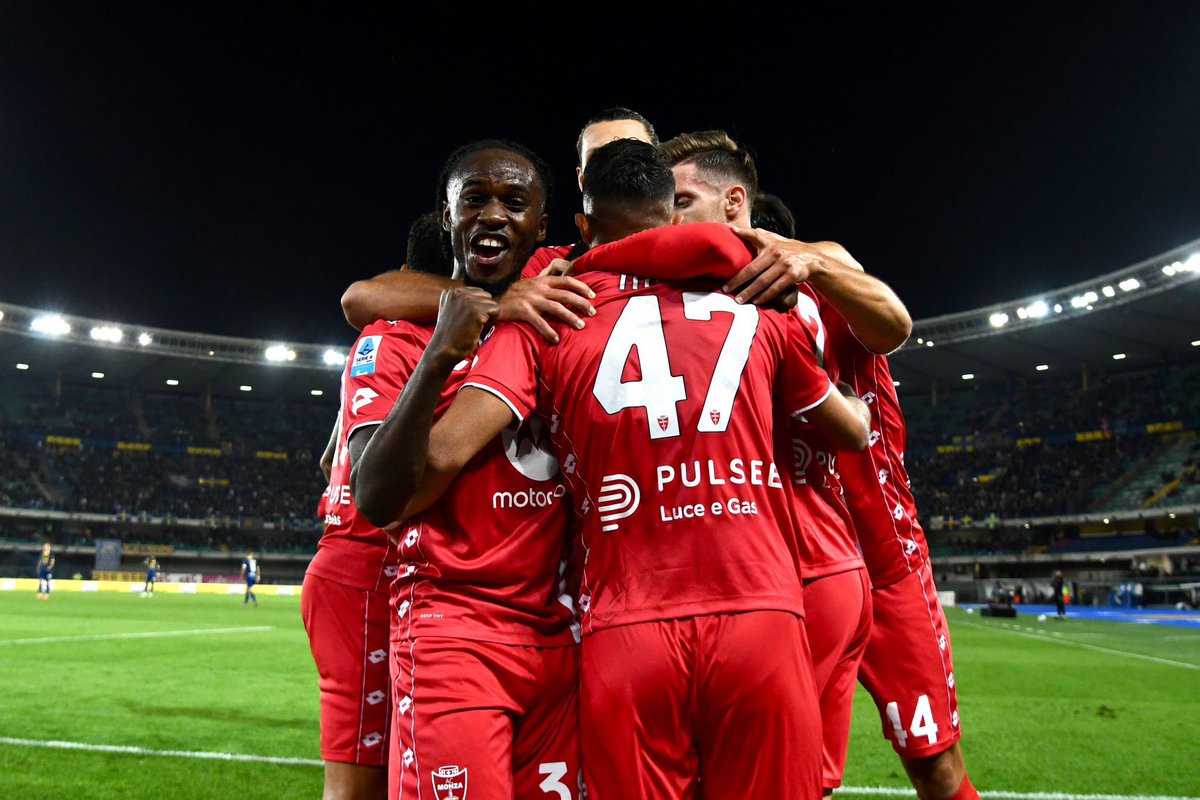 Nesta's tweet image. Vittoria meritata e voluta fortemente! Avanti uniti ragazzi!👏🏼⚪️🔴  #ForzaMonza @ACMonza @SerieA