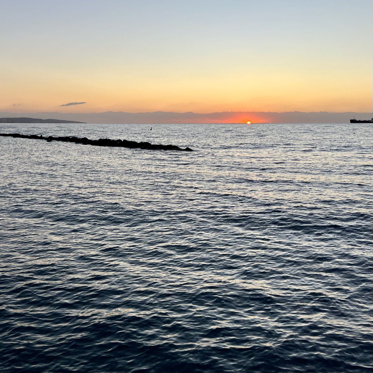 deniq's tweet image. Happy to present our team’s work on wireless #bioelectronics at the opening session of #CyBioEl24 @nanoGe_conf in sunny Cyprus! Honored to share the stage with @GeorgeMalliaras and @VRinconMontes. Huge thanks to @achilleas_savva and @EleniStavrin for this amazing opportunity!