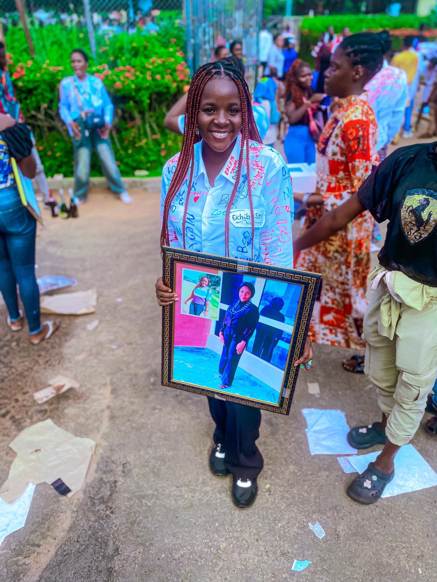 chizoba_benson's tweet photo. 😭I could cry,I could shout,so many things to do, the journey was finally completed,since2014 after secondary school, after so many accidents, after surgery,after native treatments,after going to school and dropping out.
SEE WHAT THE LORD HAVE DONE

#HallelujahChallange https://t.co/kmgiYo4wen