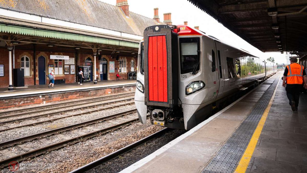 railadvent's tweet image. Slippery rails cause disruption to trains across Wales railadvent.co.uk/2024/10/slippe… #abergavenny #bidston #BlaenauFfestiniog #chester #disruption #hereford #llandudno #LlandudnoJunction #NationalRail #shrewsbury #swansea #TransportForWales #wales #wrexham