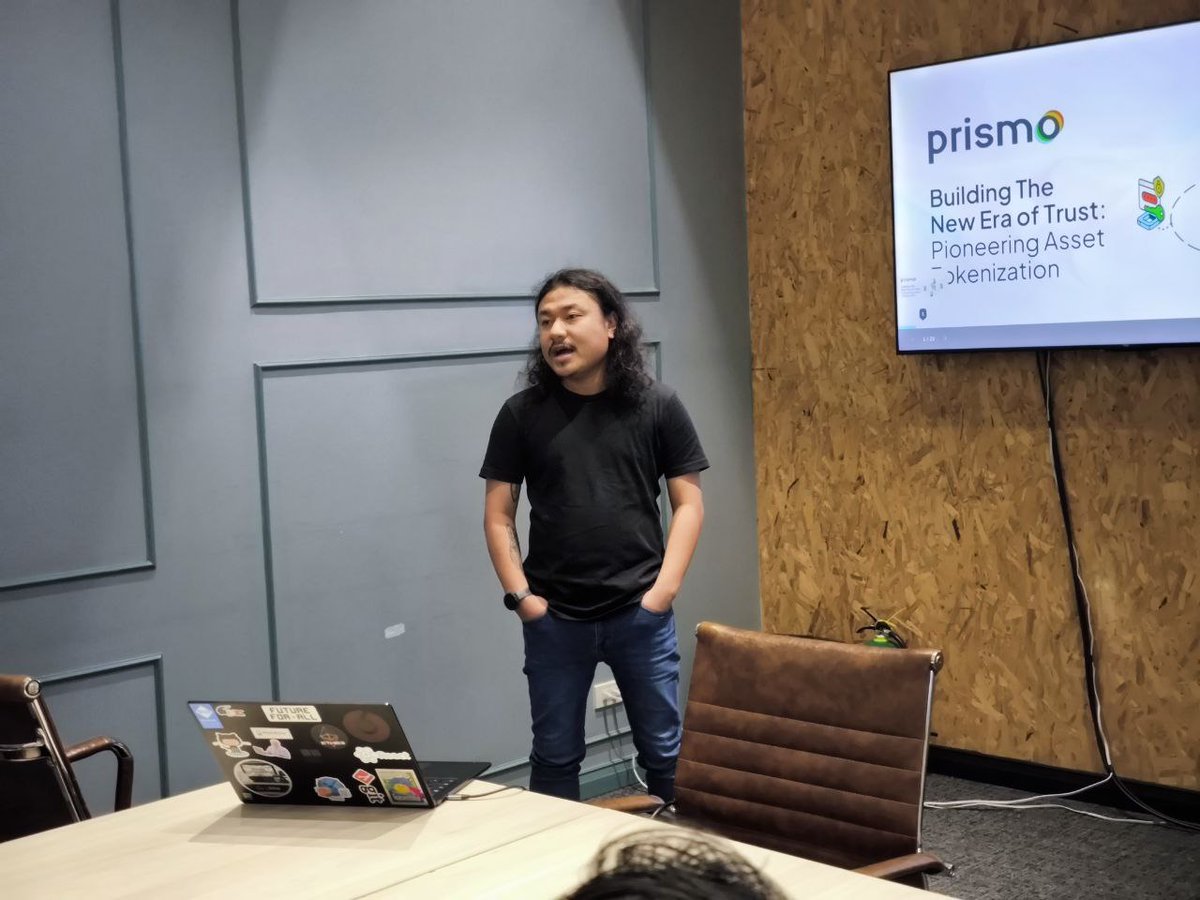 BayaniChain's tweet image. We’re beyond grateful to those who joined our side event at the Future Proof Tech Summit 2024, &quot;Build with Prismo: Web3 Architecture Workshop,&quot; co-presented by @bitpinas.

More workshops are on the way! Stay tuned for what’s next. 

#BYC #Prismo #TechSummit2024