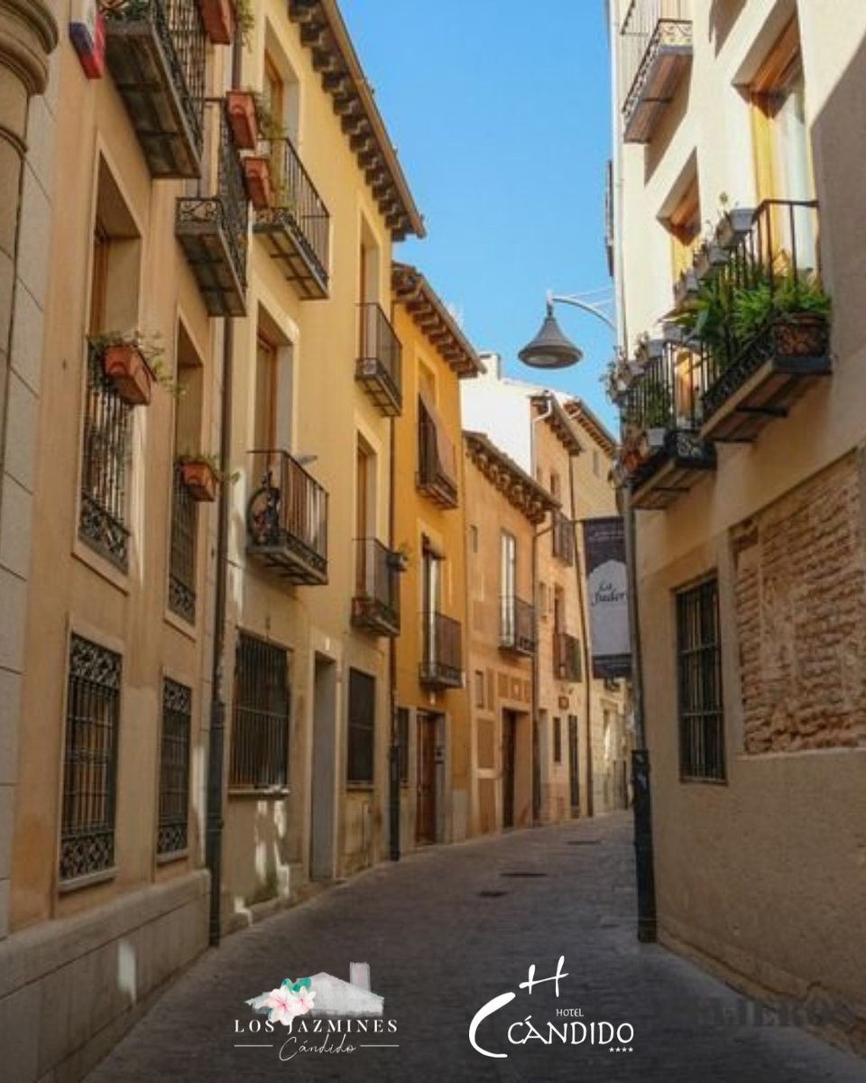 hoteldecandido's tweet photo. Las encantadoras callejuelas de Segovia están llenas de historia y encanto. 🌟 Explora cada rincón de esta ciudad única y, al final del día, disfruta del confort de #HotelCándido.
📌 https://t.co/YHCeXFxRg0
#Segovia #CallesConEncanto #DescubreSegovia https://t.co/JYRfHiVzHc