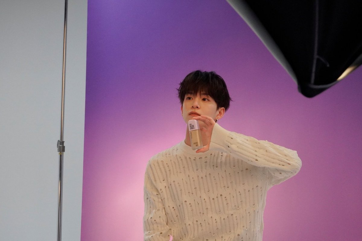 yg_treasure_jp's tweet photo. [📸]

꧁ メイベリン ニューヨーク写真公開 ꧂

美しい肌が4人のビジュアルをさらに輝かせる✨

#TREASURE #트레저 #トレジャー #YOSHI #요시 #ヨシ ＃JUNKYU #준규 #ジュンギュ #ASAHI #아사히 #アサヒ #HARUTO #하루토 #ハルト #YG #PR https://t.co/i7QZBTWmrU