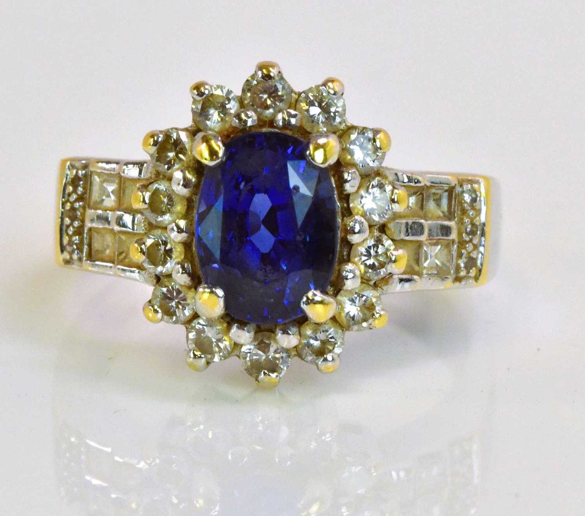 apauctionhouse's tweet photo. #TheDevonSaleroom
28th October

Lot 498: Luen Hing #silver #tea set £1200-£1800
Lot 570: 18ct #sapphire &amp; #diamond ring £1,500-£2,000
Lot 696: #Mappin&amp;Webb carriage #clock £300-£500
Lot 757: Six #Eames #Vitra chairs £1,200-£1,500

Catalogue https://t.co/DWPuB8H1R3

@apauctioneers https://t.co/A7HZSjH0bR