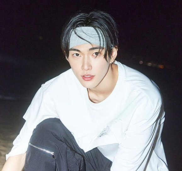 AboutMusicYT's tweet photo. A fanmade petition to bring Seunghan back to RIIZE has generated over 300,000 signatures in a few days. https://t.co/CBPuKarj0C