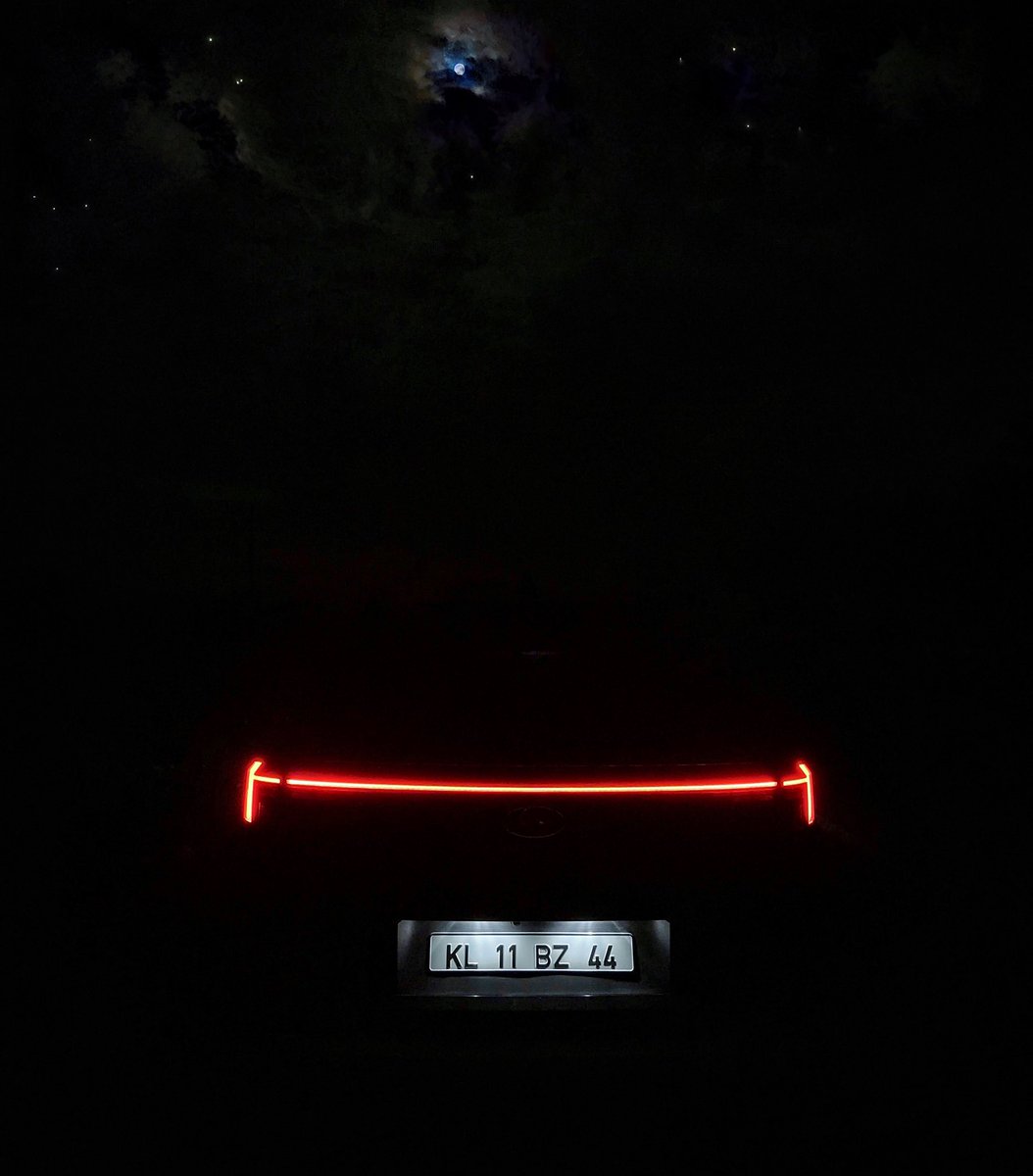 jinadeb's tweet photo. Captivated by the lunar allure #moongazing #moonlit @HyundaiIndia https://t.co/w6Hz6bdXO8