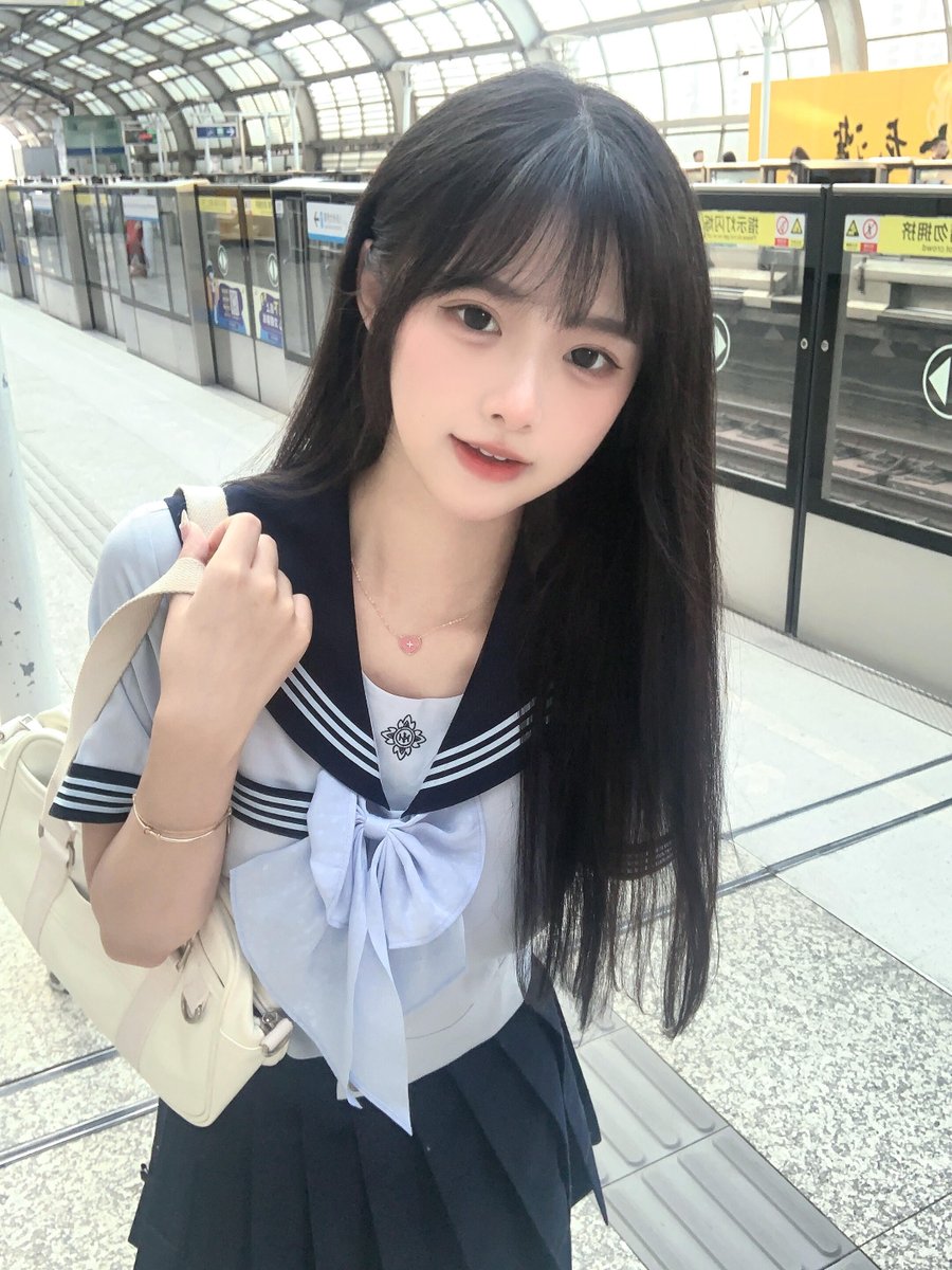 Before meeting you, I indulge in the past. After meeting you, I plan to spend the rest of my life.