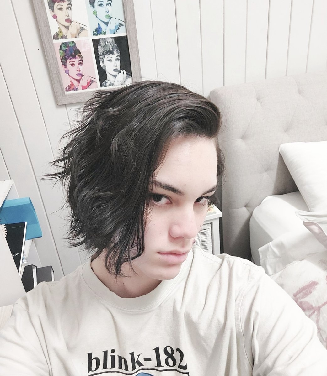 Back in qld so I gotta try my old hairstyle