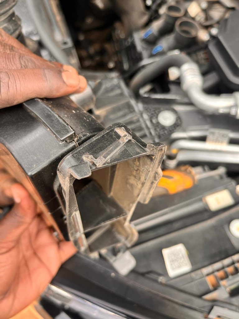 sparewo_ug's tweet photo. Your trusted partner for all things auto! Let Sparewo handle the hard stuff so you can focus on the fun of owning your new ride.
👉 Book your inspection, repairs, or full service now at https://t.co/RSZ0Gb700f.
#TheAutoHub #Sparewo #PrePurchasePerfection #CarCare https://t.co/jHs2MV30We